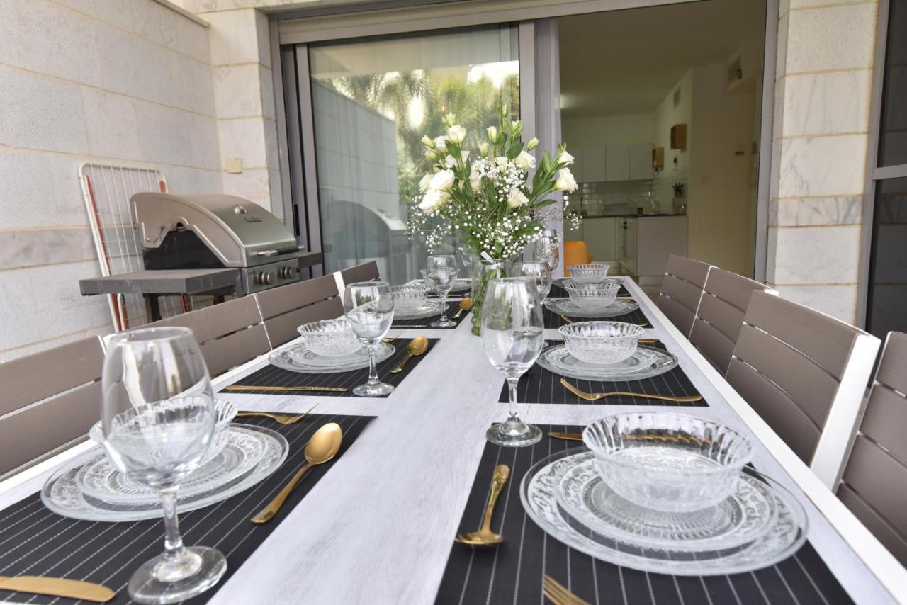 דירת גן דלוקס Apartment